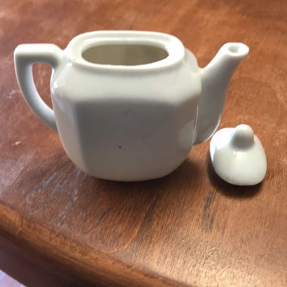 Kids Tea Party Kit Marked ‘Japan’ - Picture 17 of 17